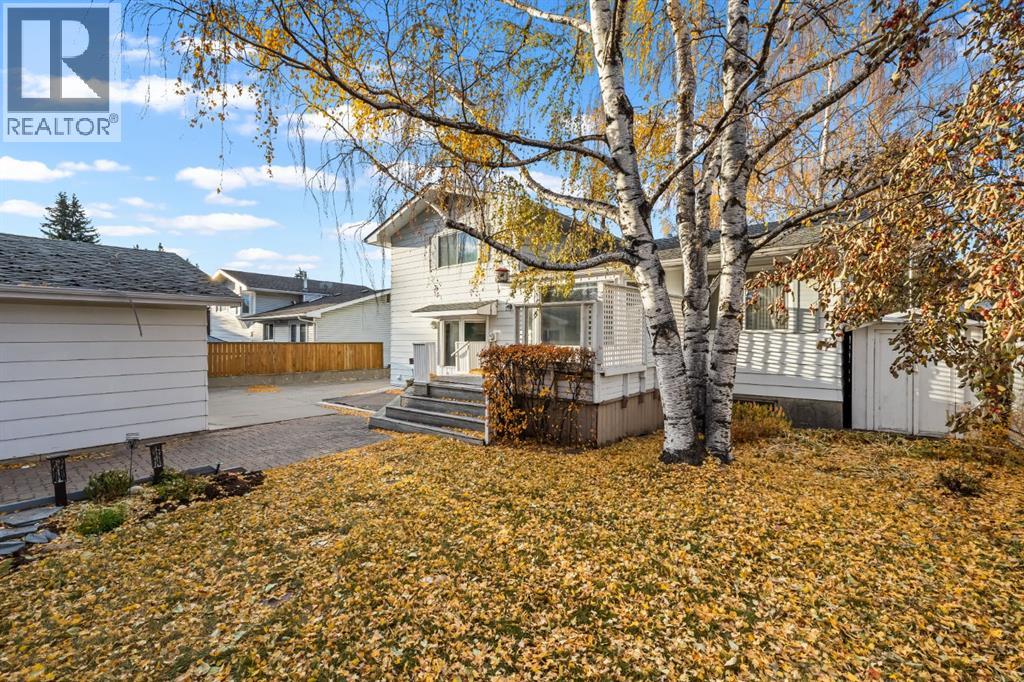 Single Family House 4 Level for Sale in  Breton Close NW Brentwood Calgary 
