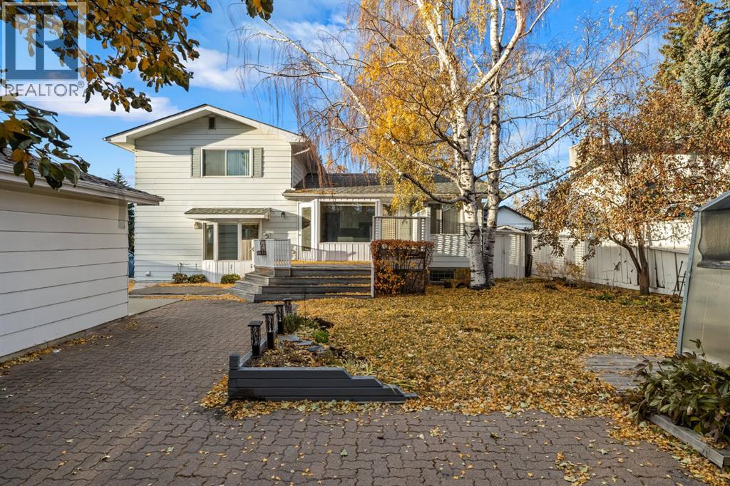 Single Family House 4 Level for Sale in  Breton Close NW Brentwood Calgary 