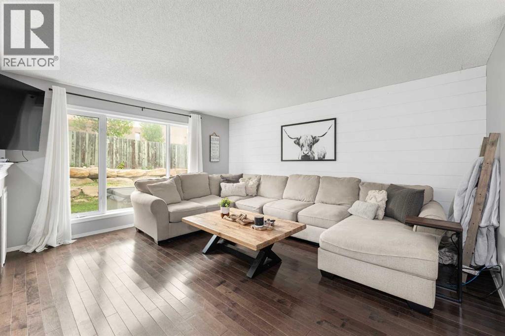 Single Family House for Sale in  Tuscany Ridge View NW Tuscany Calgary 