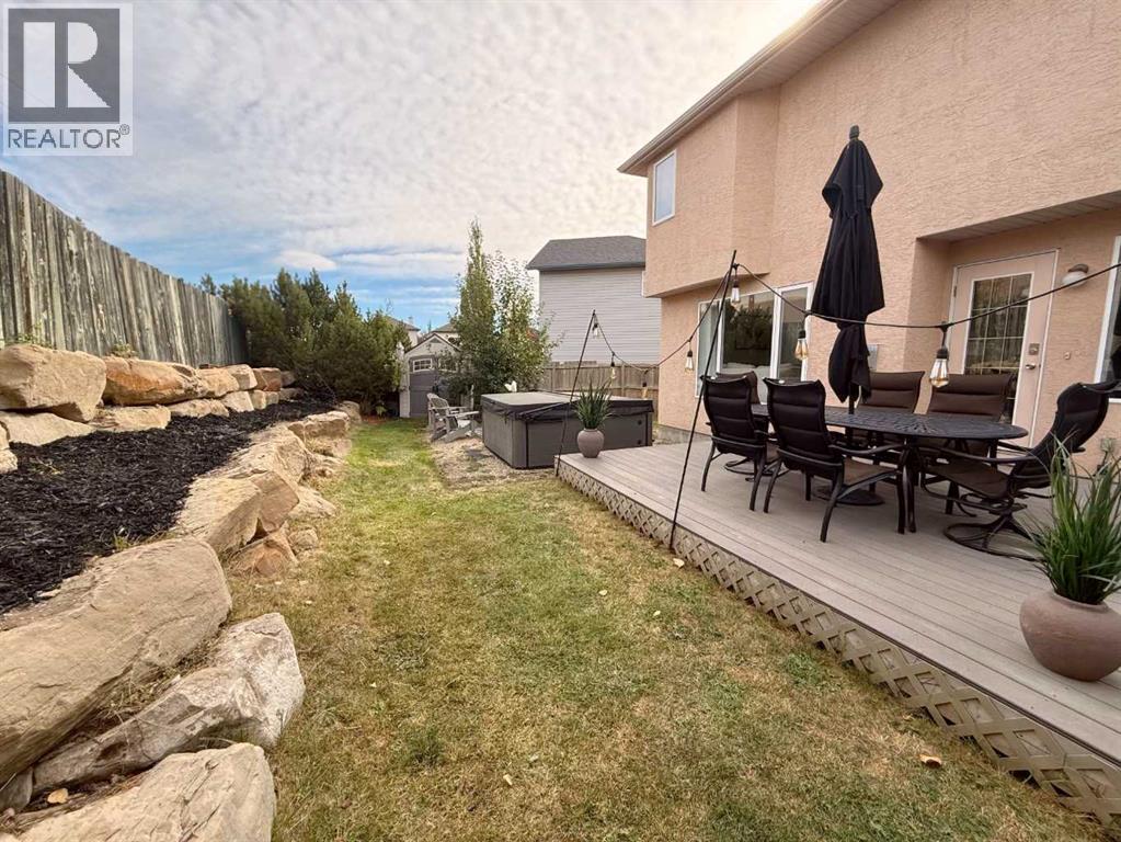 Single Family House for Sale in  Tuscany Ridge View NW Tuscany Calgary 