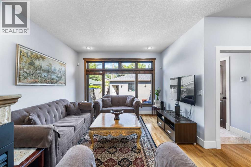 Single Family House for Sale in   Avenue NE Crescent Heights Calgary 