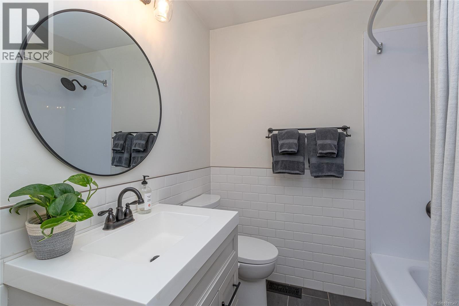 1879 Jeffree Rd, Central Saanich