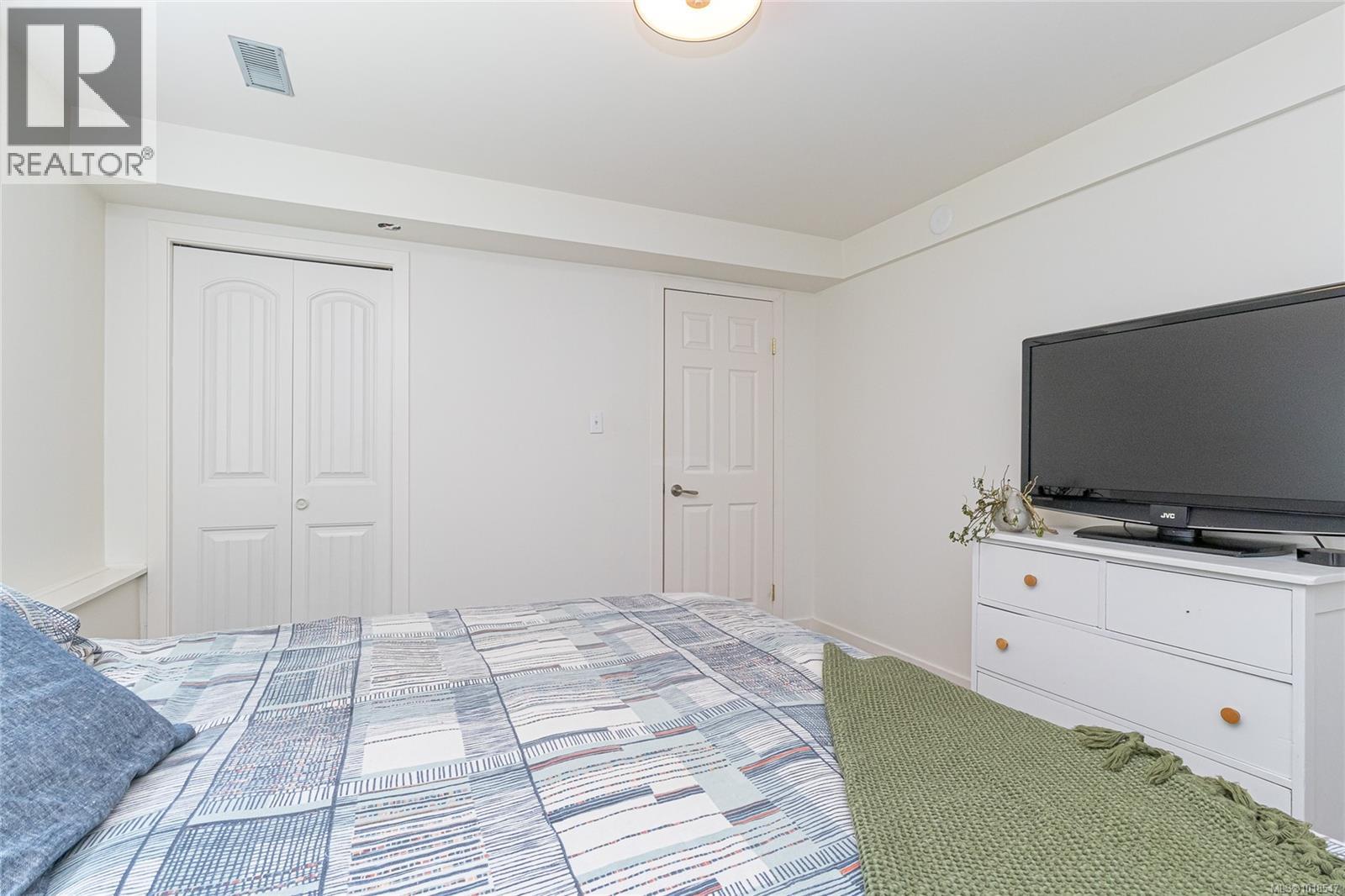 1879 Jeffree Rd, Central Saanich