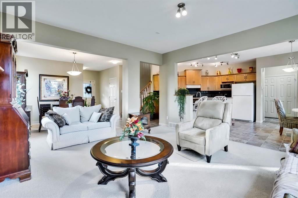 Single Family House for Sale in  Elmont Mews SW Springbank Hill Calgary 