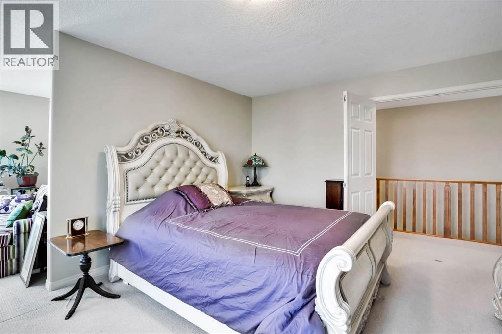 Single Family House for Sale in  Elmont Mews SW Springbank Hill Calgary 