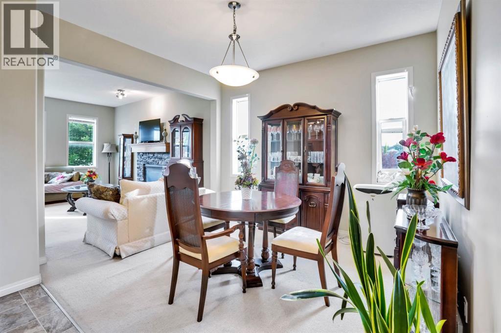 Single Family House for Sale in  Elmont Mews SW Springbank Hill Calgary 