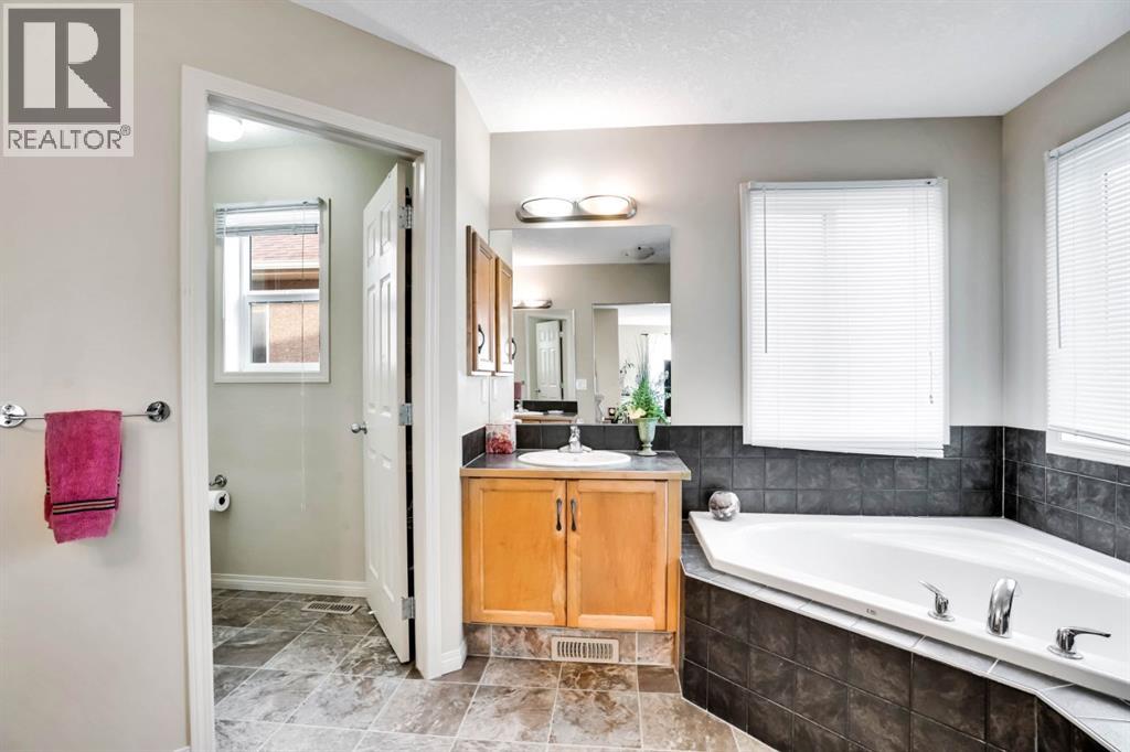 Single Family House for Sale in  Elmont Mews SW Springbank Hill Calgary 