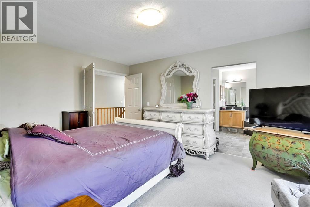 Single Family House for Sale in  Elmont Mews SW Springbank Hill Calgary 