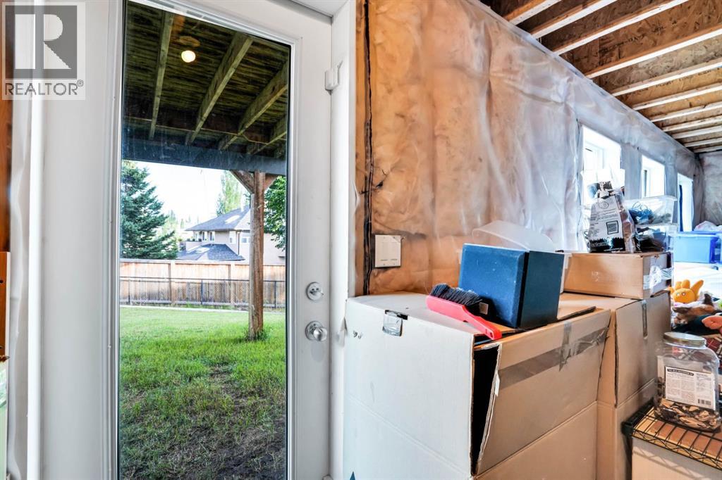 Single Family House for Sale in  Elmont Mews SW Springbank Hill Calgary 