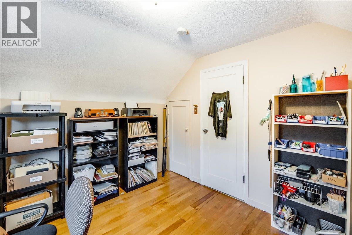 1486 Esling Drive, Rossland