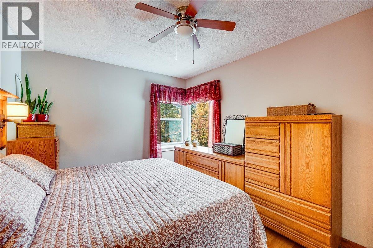 1486 Esling Drive, Rossland