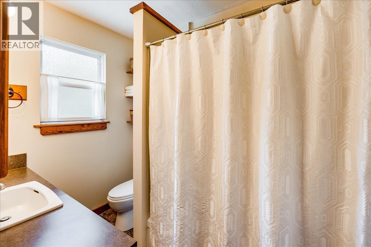 1486 Esling Drive, Rossland