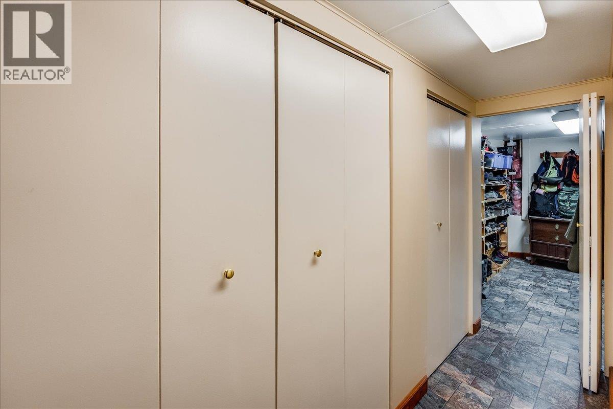 1486 Esling Drive, Rossland