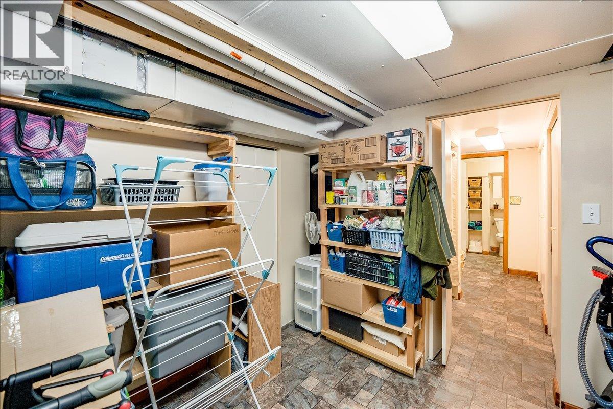 1486 Esling Drive, Rossland