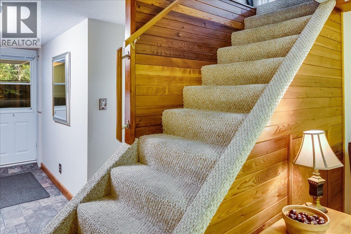 1486 Esling Drive, Rossland