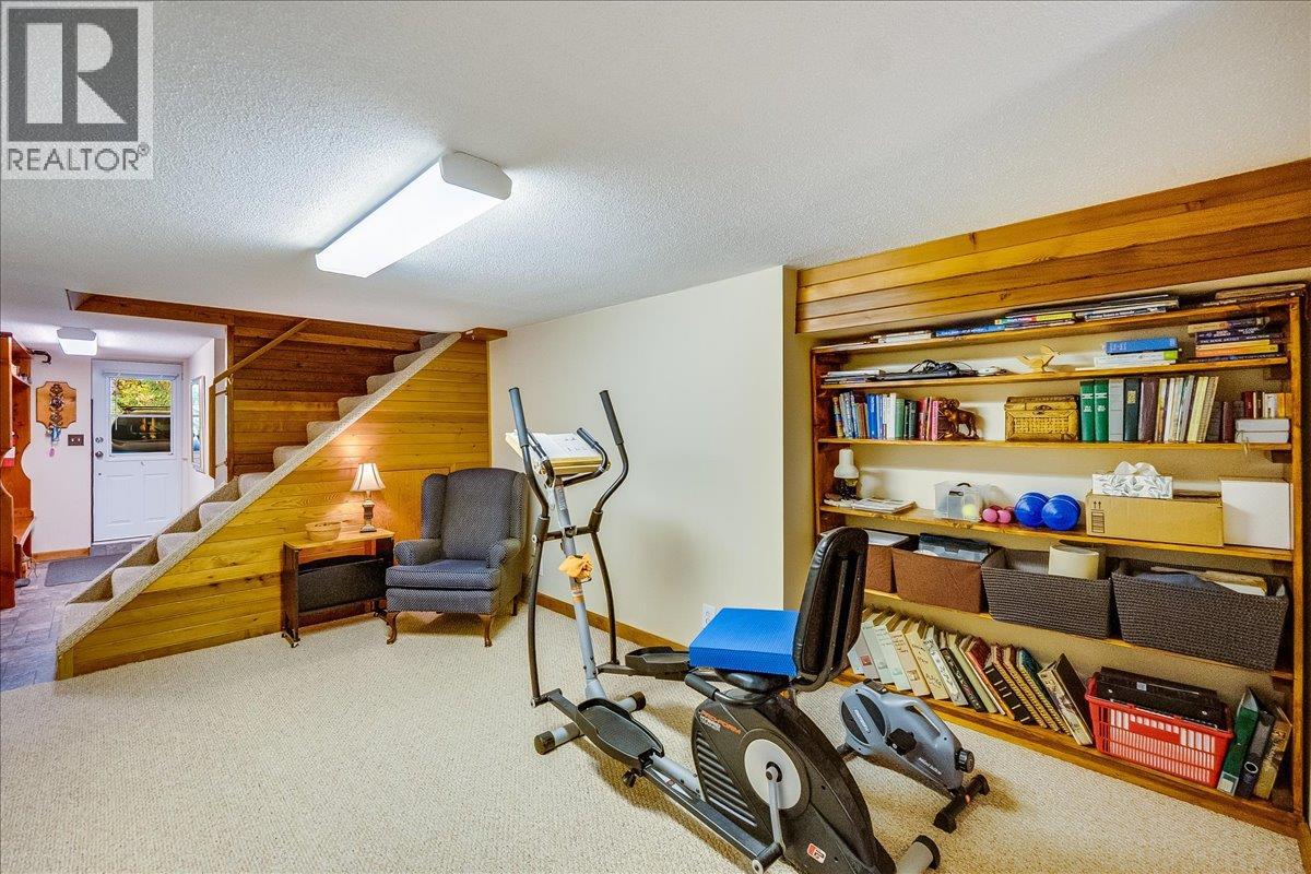 1486 Esling Drive, Rossland