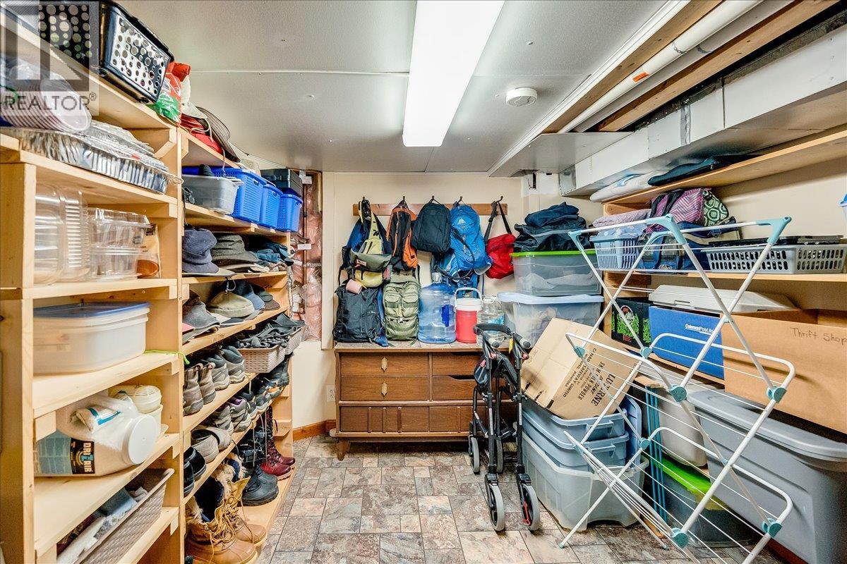 1486 Esling Drive, Rossland