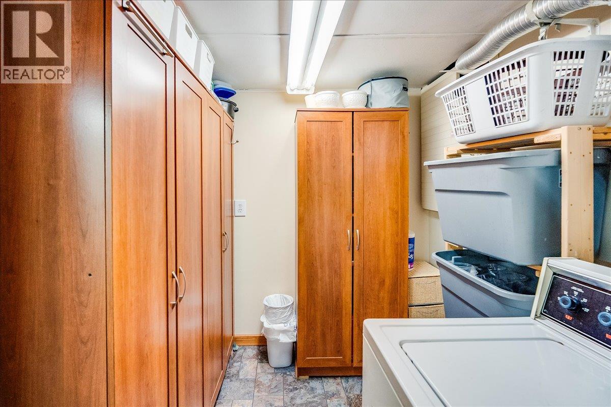 1486 Esling Drive, Rossland