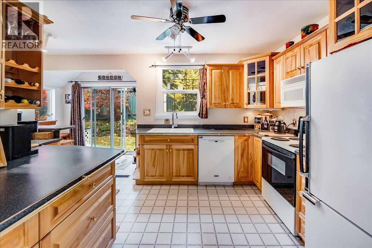 1486 Esling Drive, Rossland