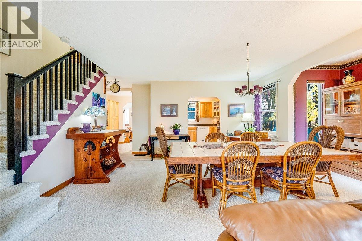 1486 Esling Drive, Rossland