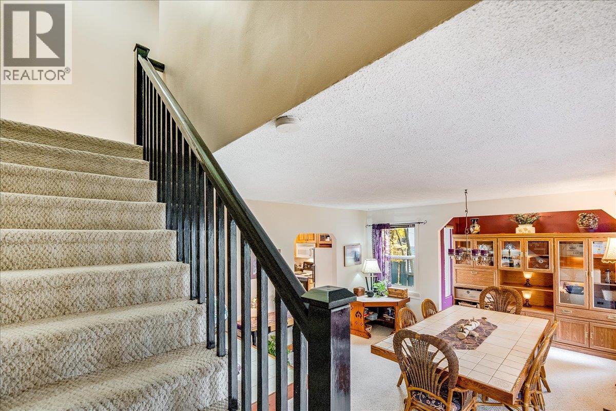 1486 Esling Drive, Rossland