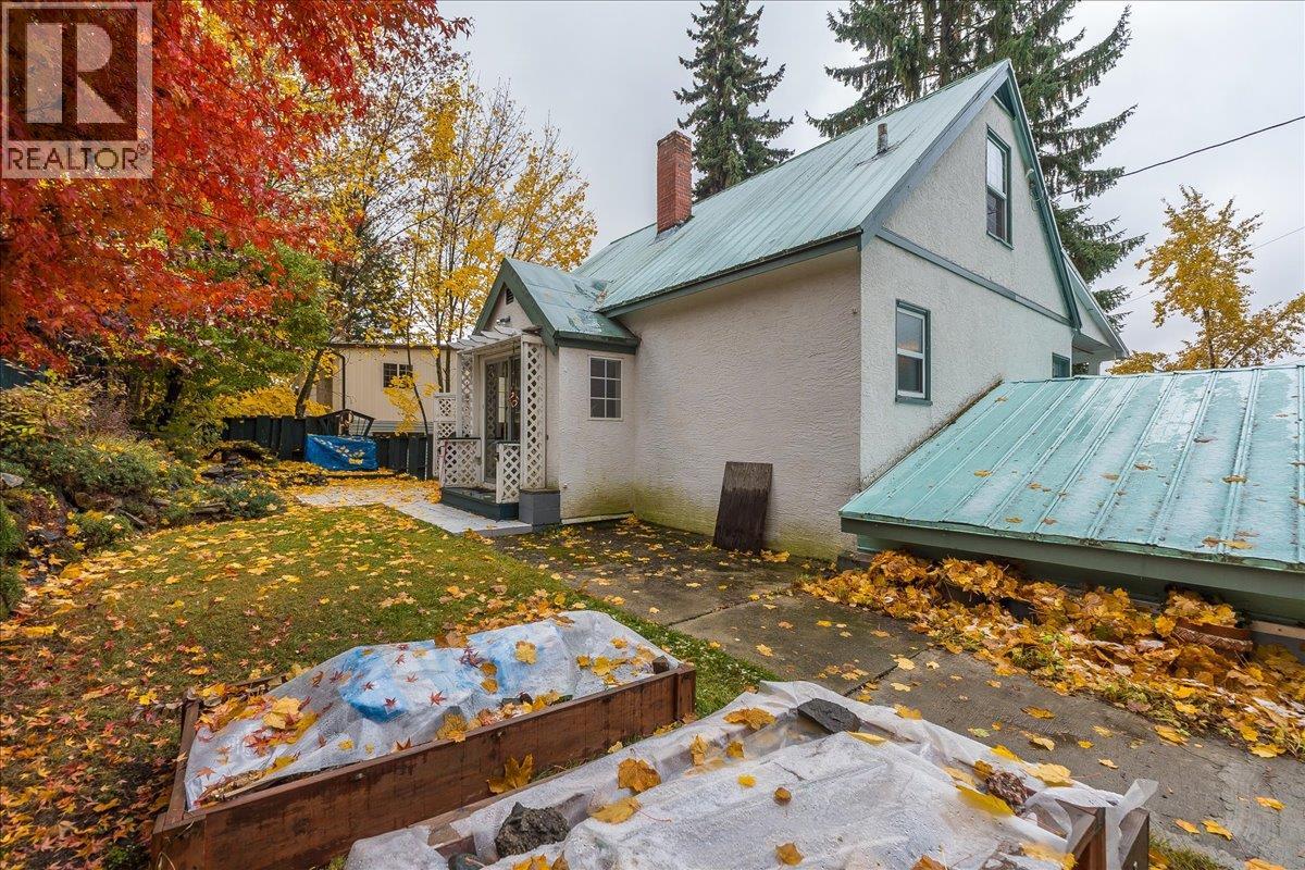 1486 Esling Drive, Rossland