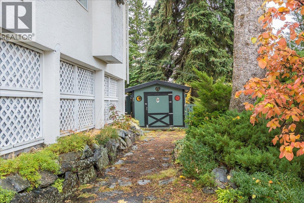 1486 Esling Drive, Rossland