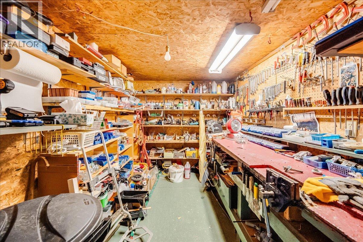 1486 Esling Drive, Rossland