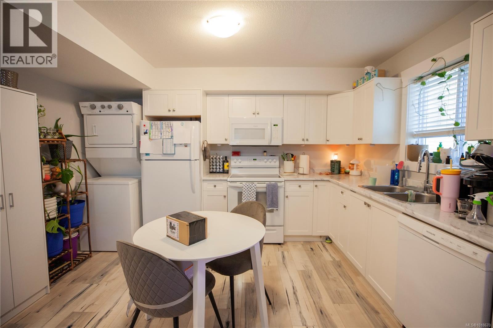 443 Silver Mountain Dr, Nanaimo