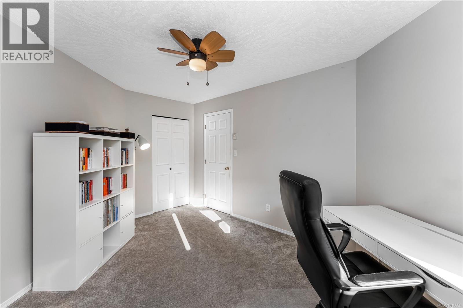 111 3010 Washington Avenue, Victoria