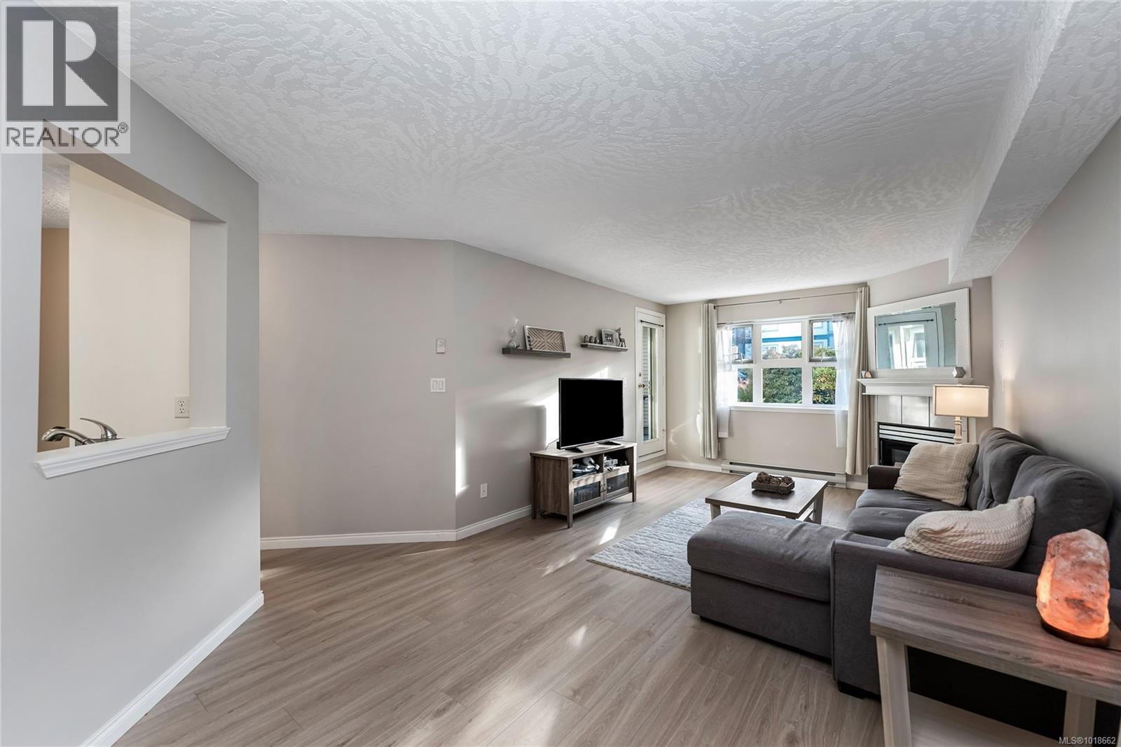 111 3010 Washington Avenue, Victoria