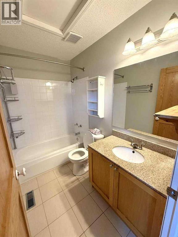 Single Family House 4 Level for Sale in   Avenue NW Montgomery Calgary 