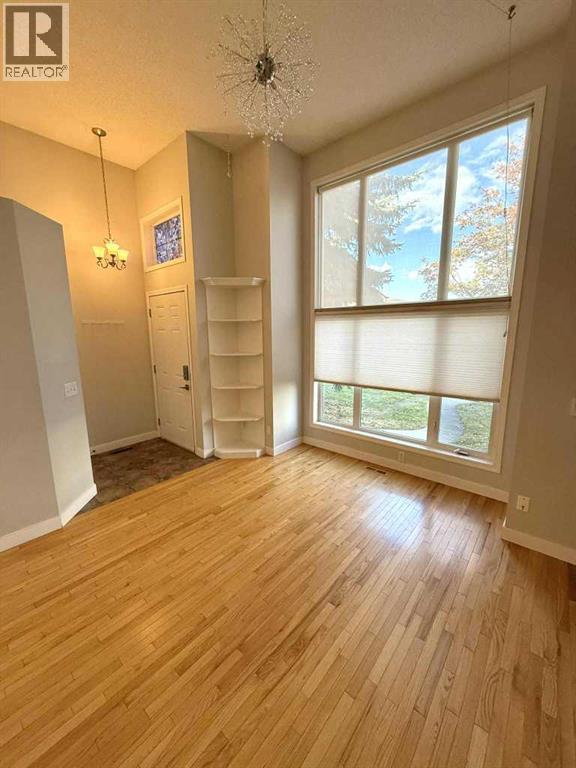 Single Family House 4 Level for Sale in   Avenue NW Montgomery Calgary 