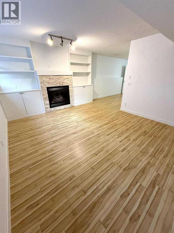 Single Family House 4 Level for Sale in   Avenue NW Montgomery Calgary 