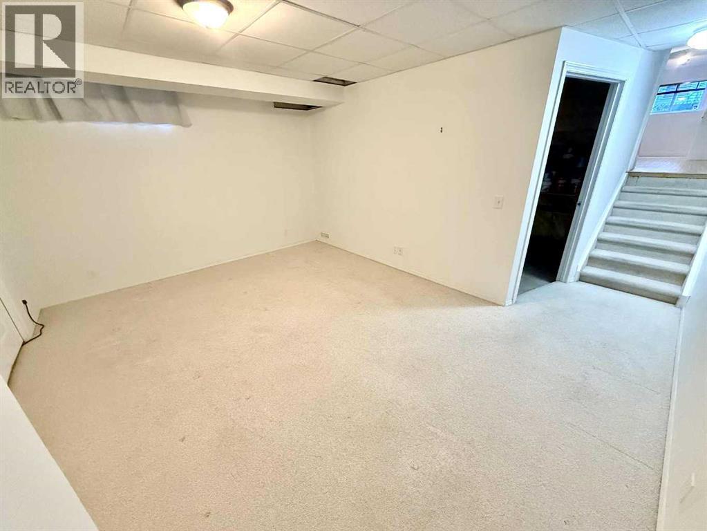 Single Family House 4 Level for Sale in   Avenue NW Montgomery Calgary 