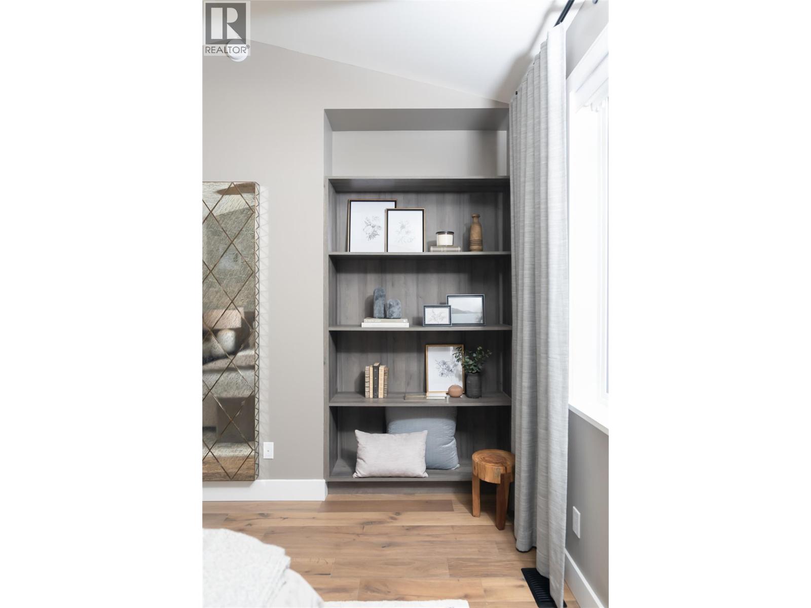 2444 Bradley Drive, Armstrong