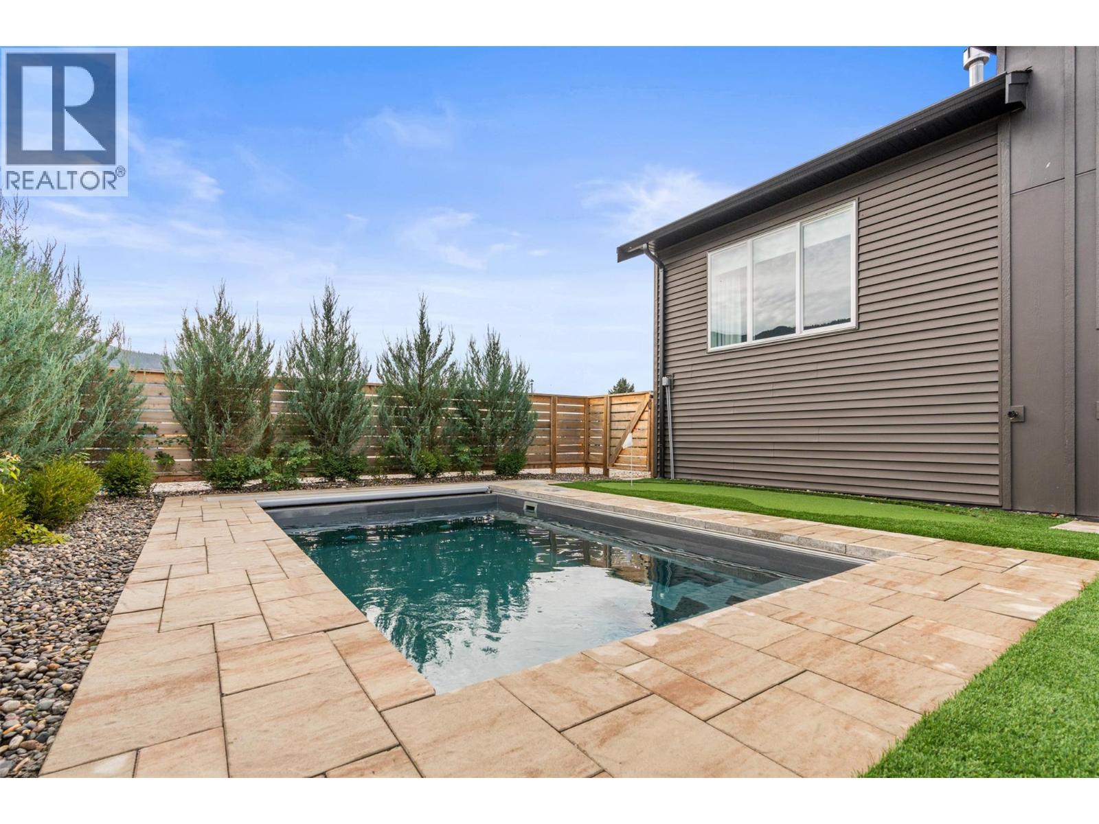 2444 Bradley Drive, Armstrong