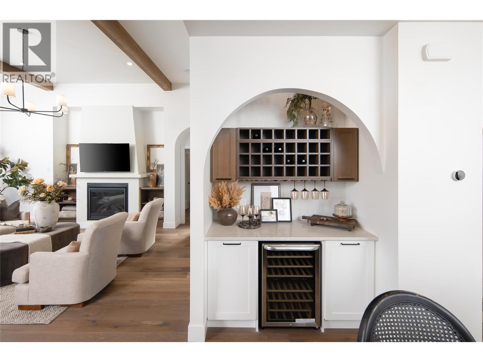 2444 Bradley Drive, Armstrong