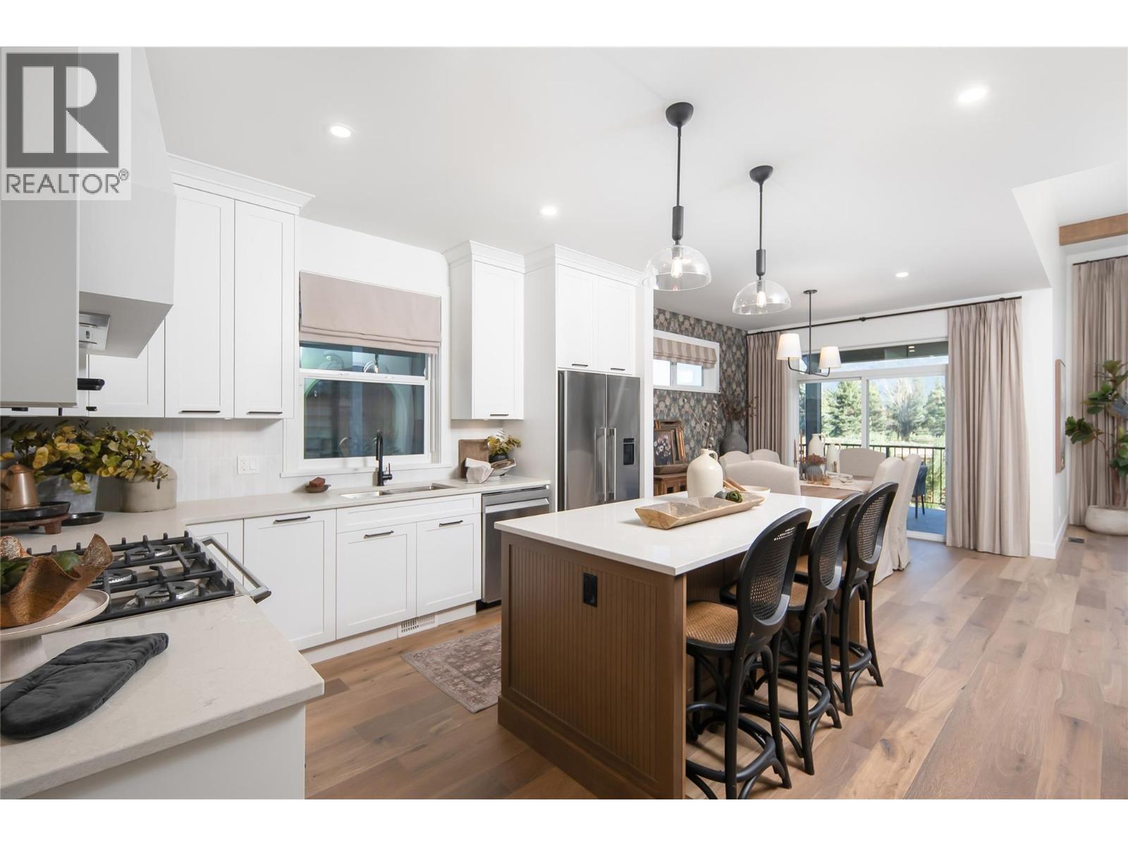 2444 Bradley Drive, Armstrong