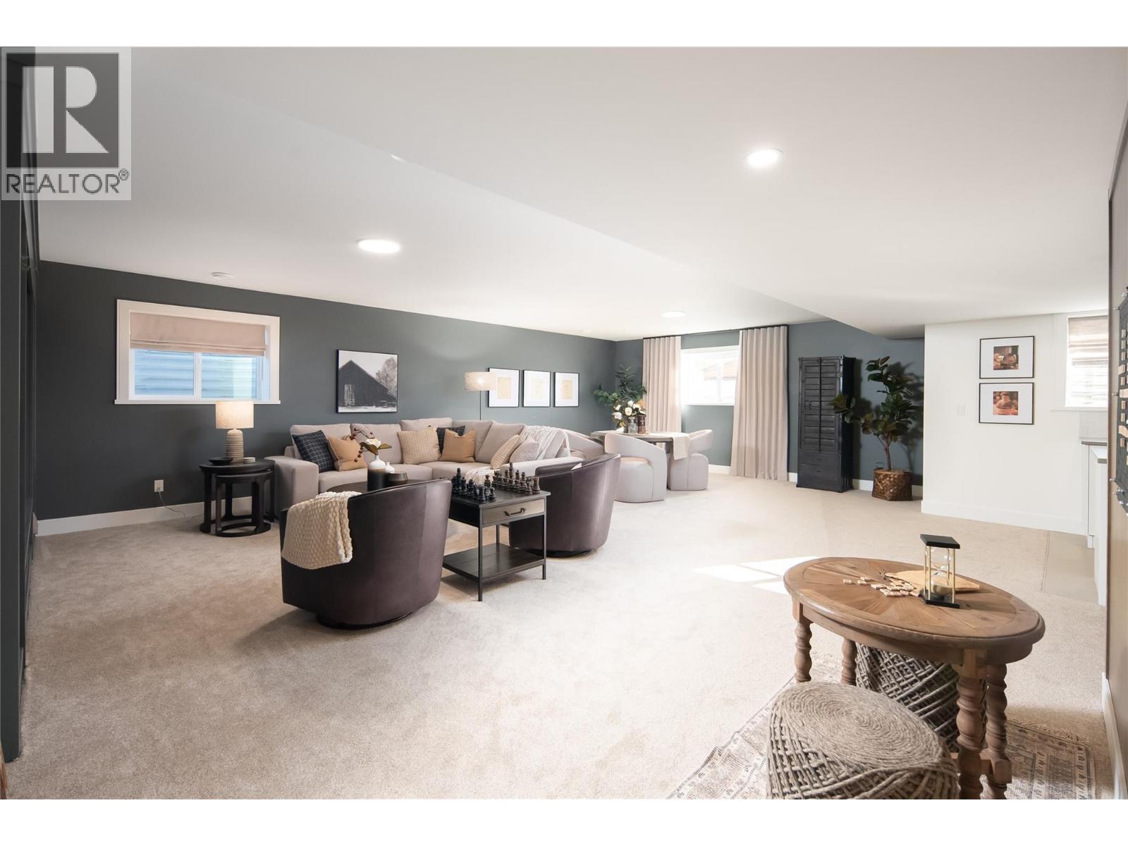 2444 Bradley Drive, Armstrong