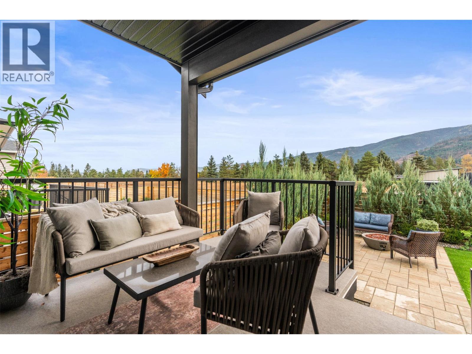 2444 Bradley Drive, Armstrong