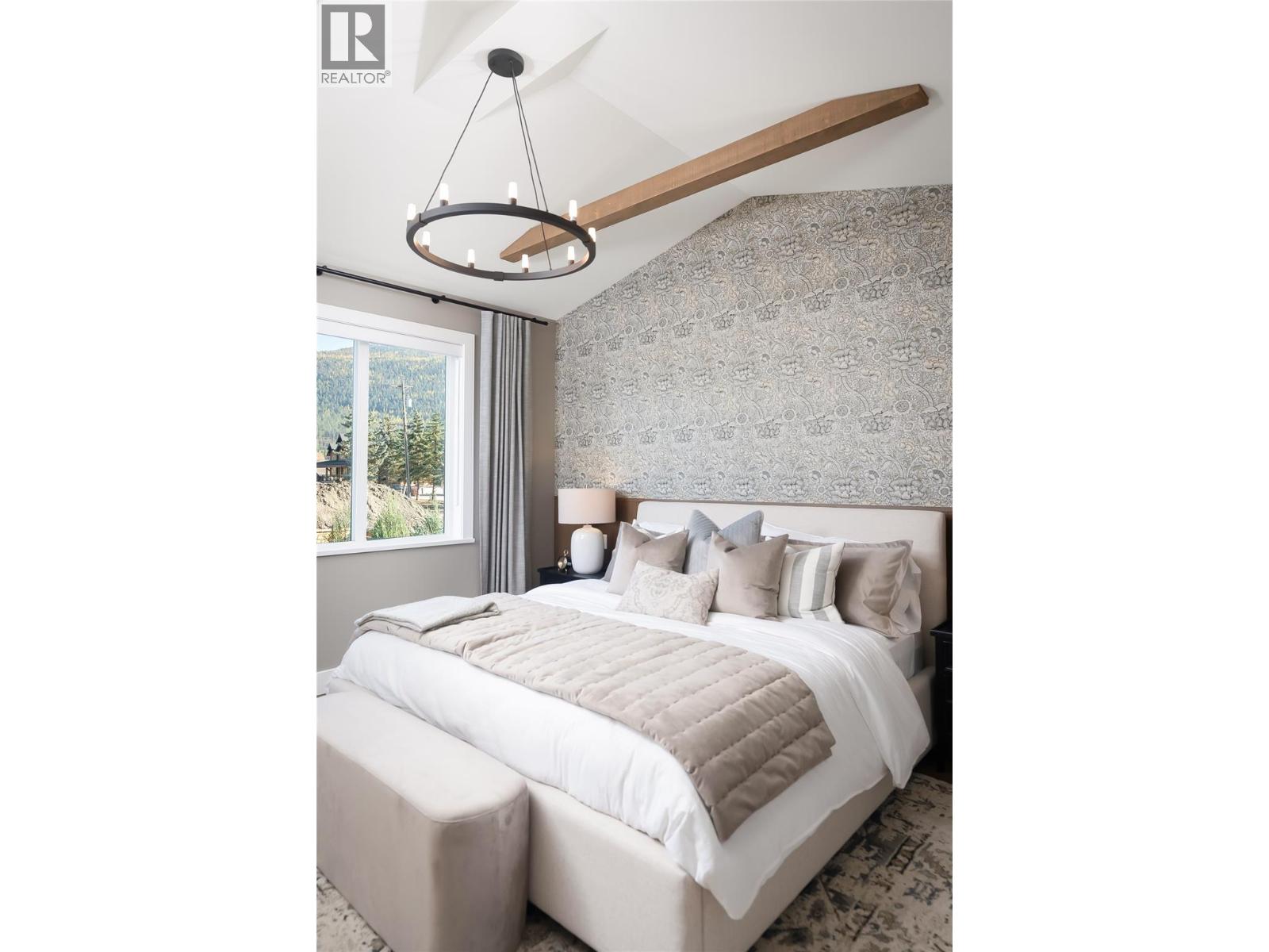 2444 Bradley Drive, Armstrong