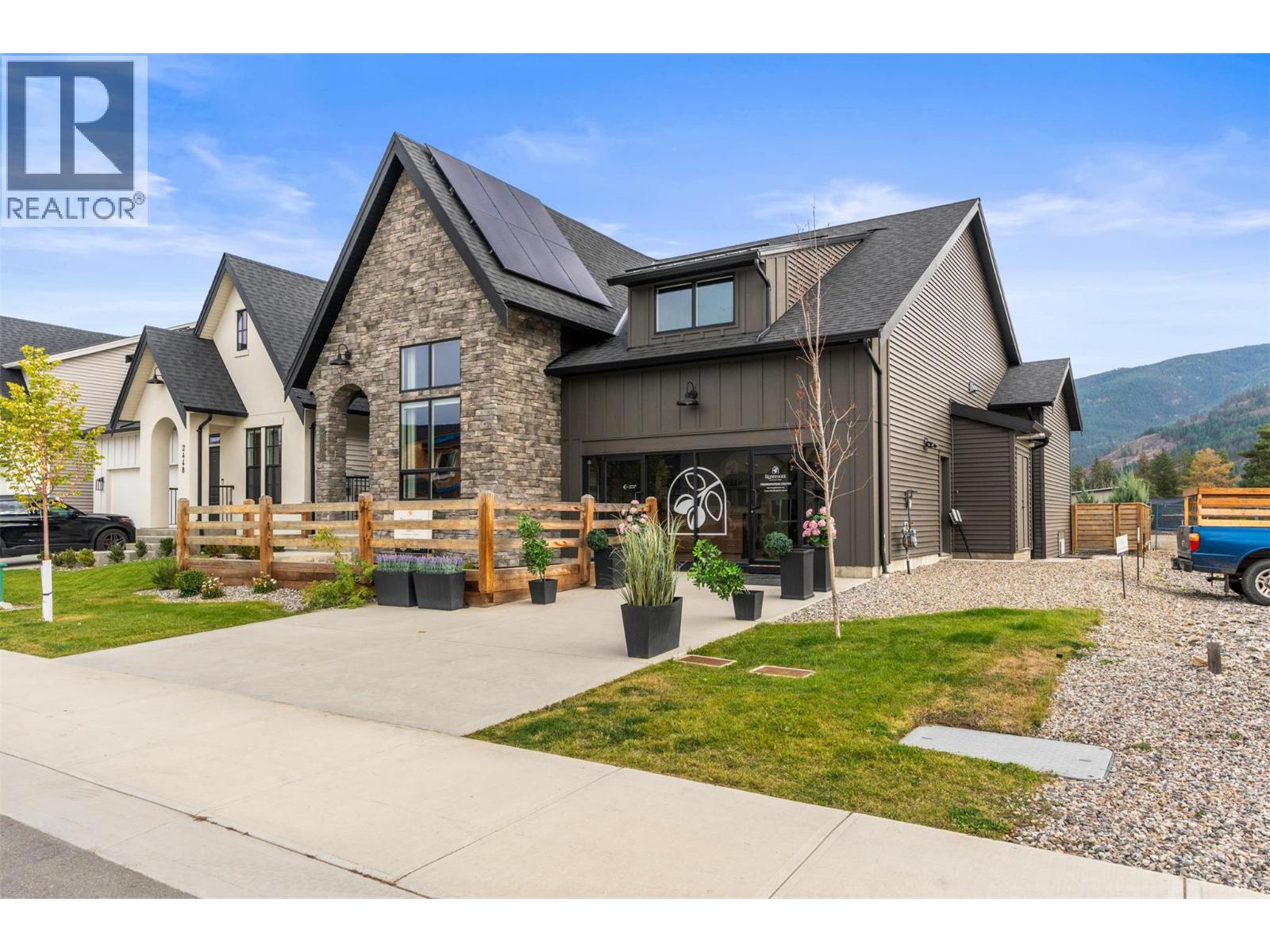 2444 Bradley Drive, Armstrong