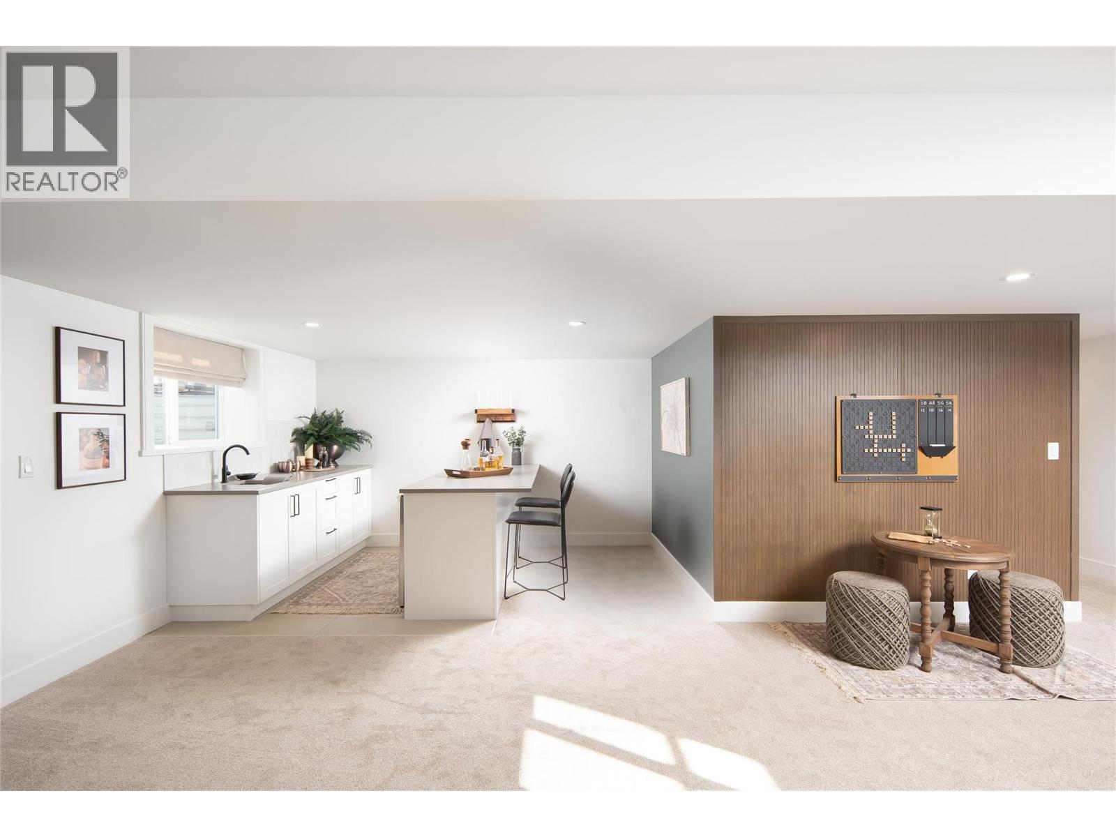 2444 Bradley Drive, Armstrong