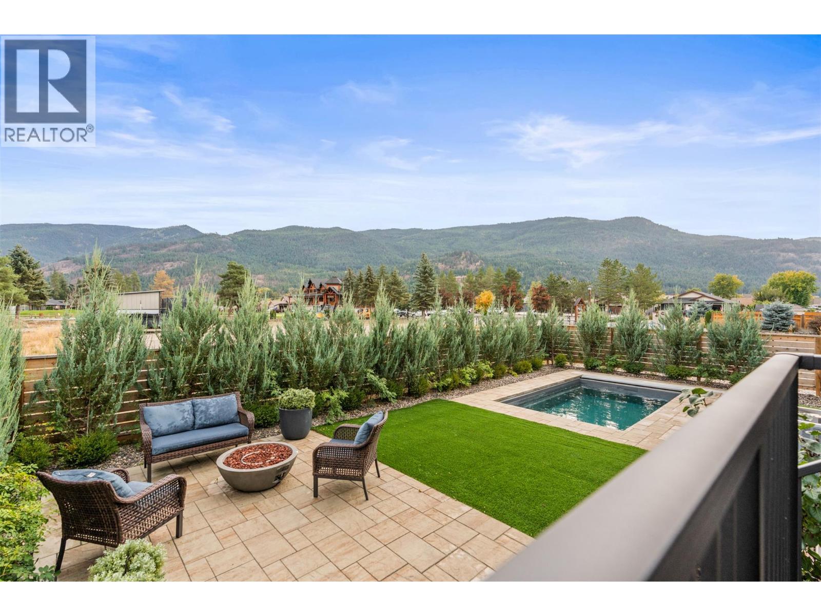 2444 Bradley Drive, Armstrong