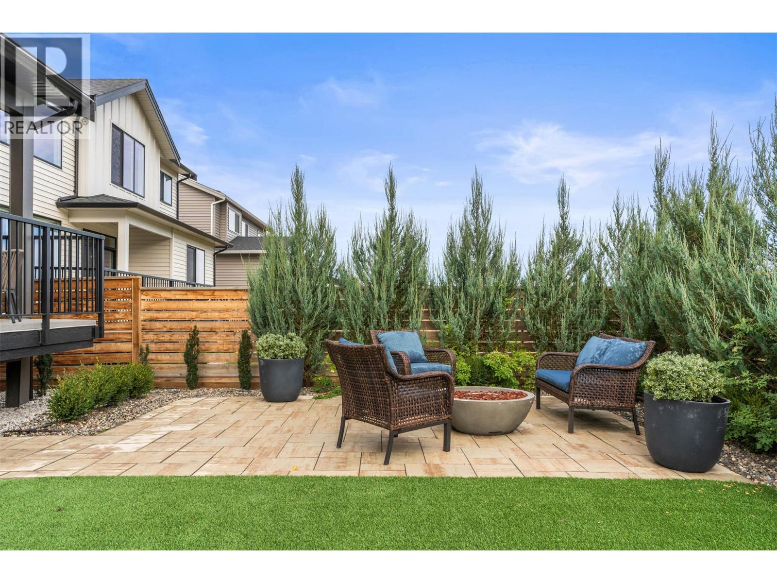 2444 Bradley Drive, Armstrong