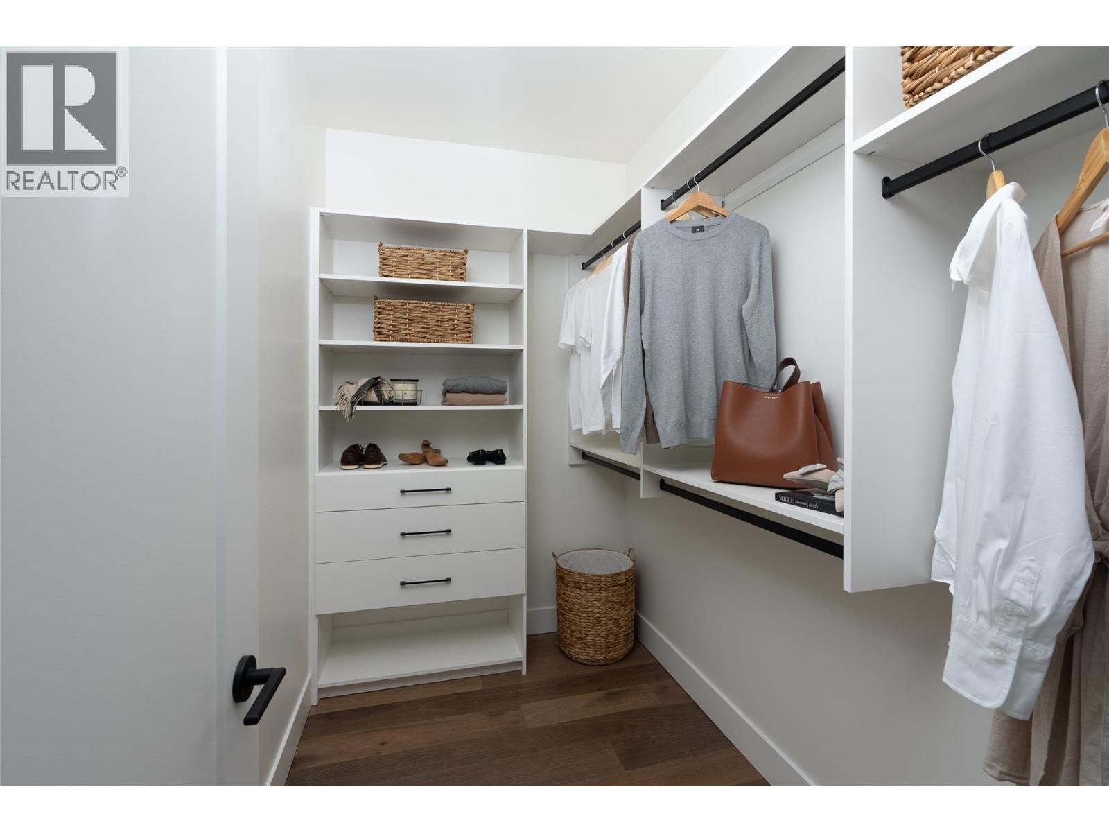 2444 Bradley Drive, Armstrong