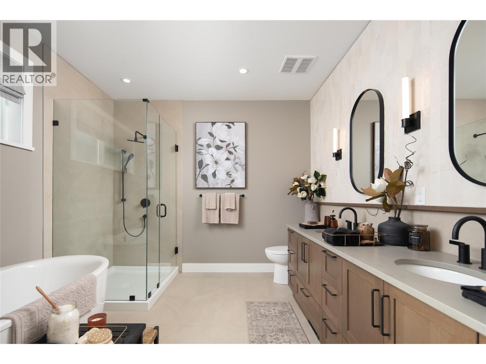 2444 Bradley Drive, Armstrong