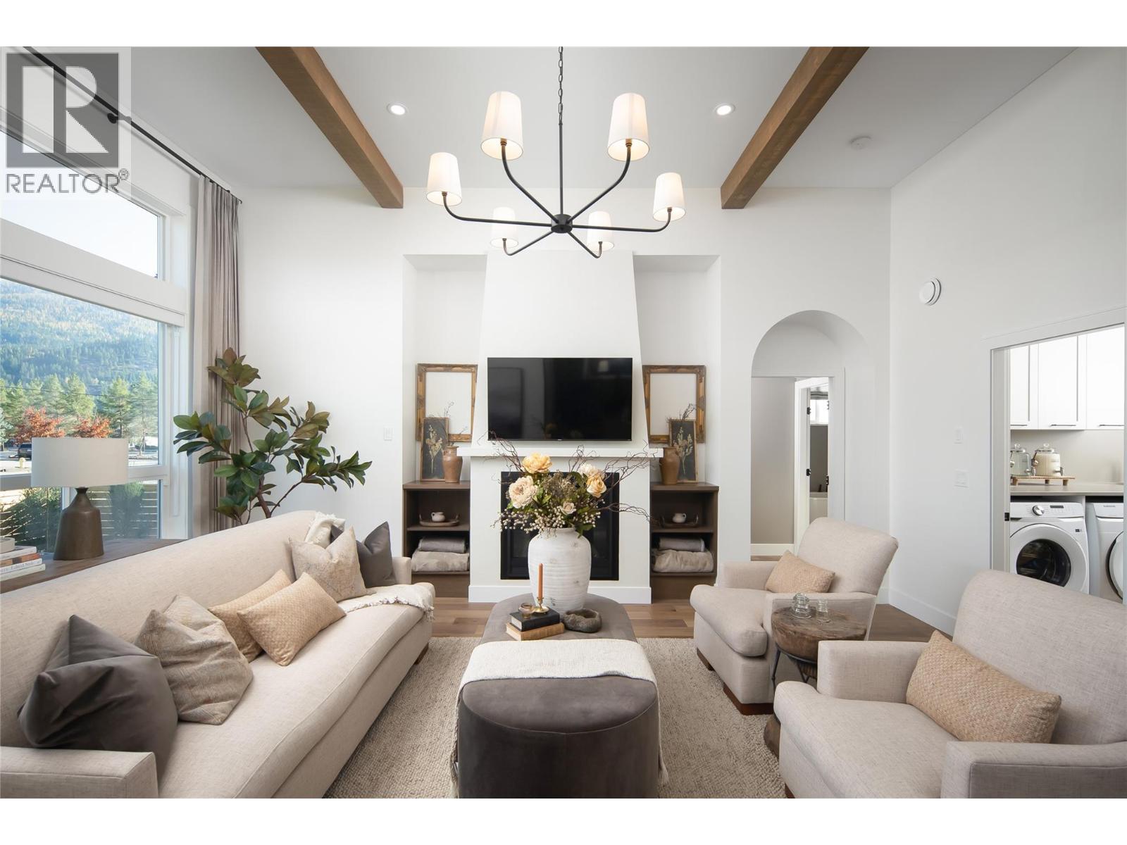 2444 Bradley Drive, Armstrong