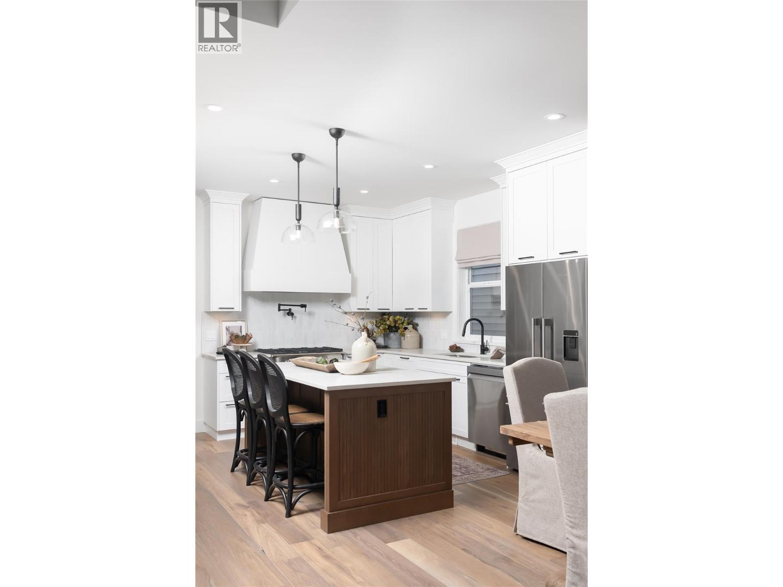 2444 Bradley Drive, Armstrong